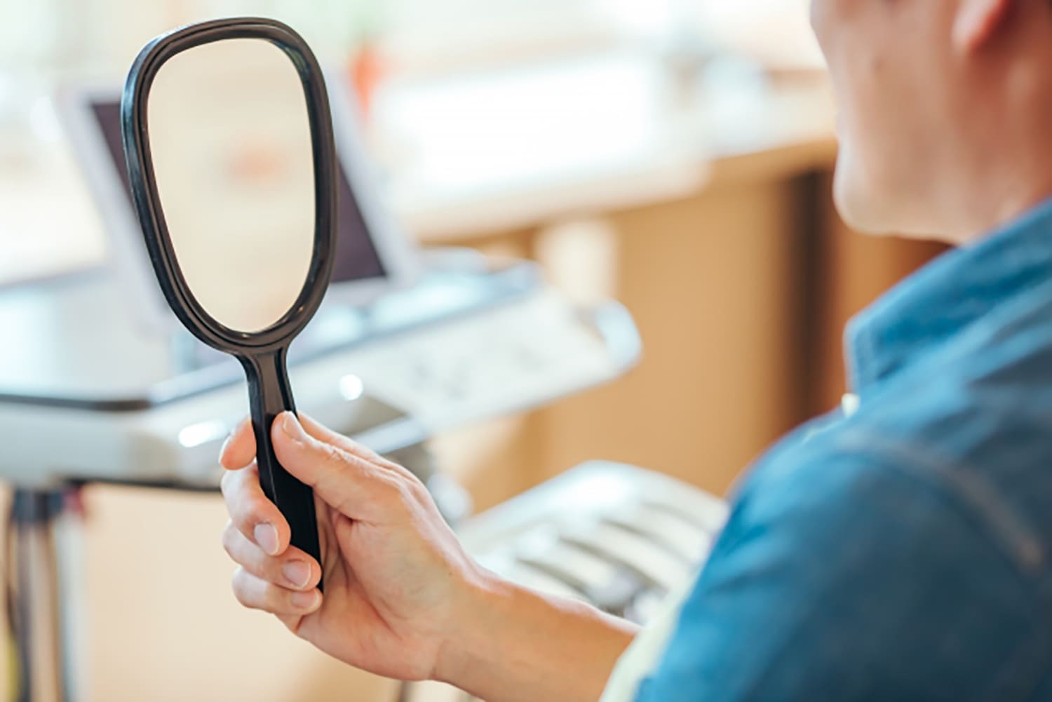 インプラント治療を検討されている方へ