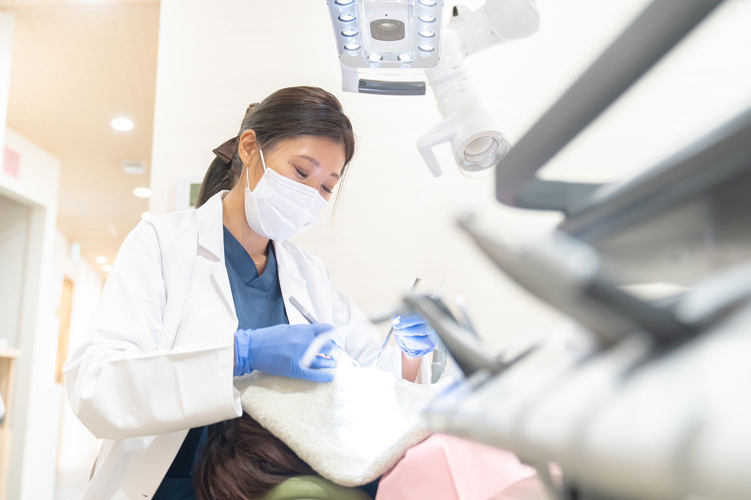 口腔外科専門の歯科医師による対応